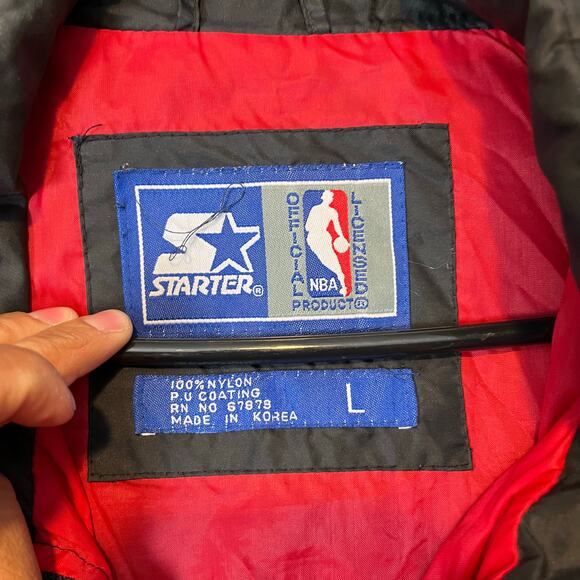 Vintage Starter Chicago Bulls Nylon Jacket Size Large Red Black Bulls NBA‎ 90s - Picture 8 of 11